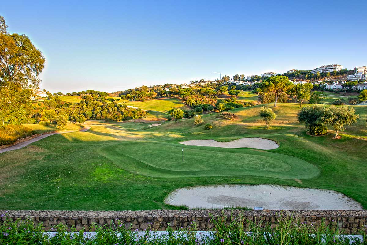Wo kann man in Marbella Golf spielen?
