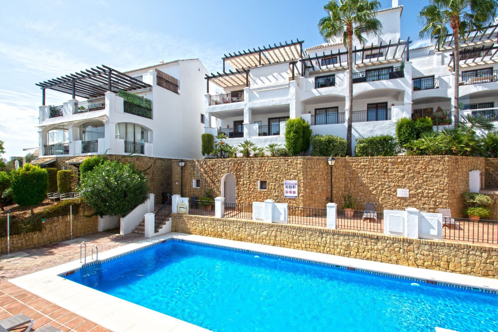 Townhouse for sale in Altos de los Monteros