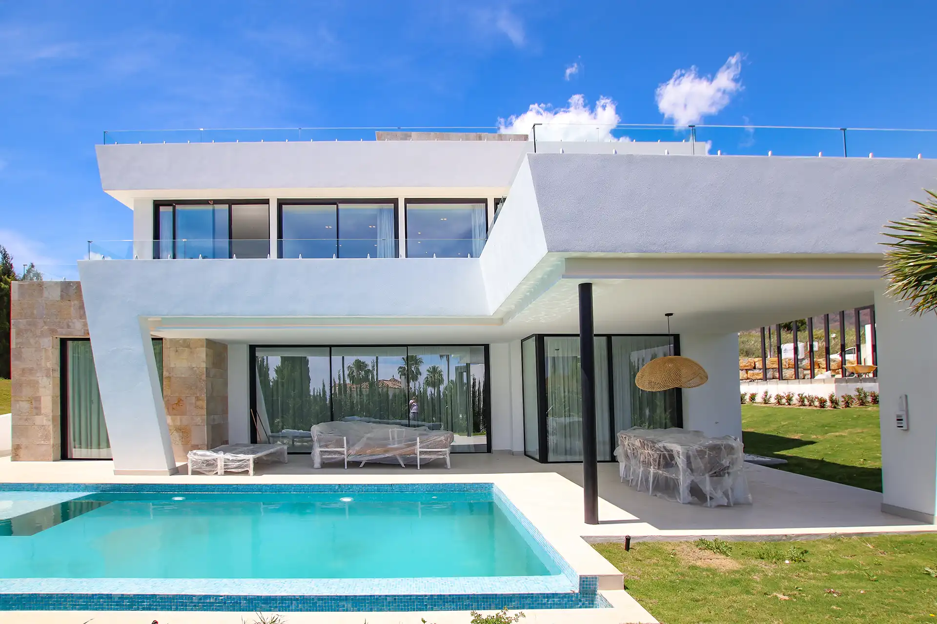 Modern white villa with private pool and covered terrace in Valle Romano, Estepona.