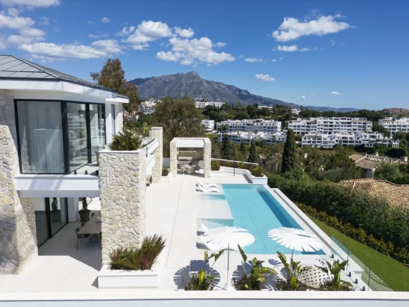 Luxury villa with infinity pool and mountain views in Marbella
