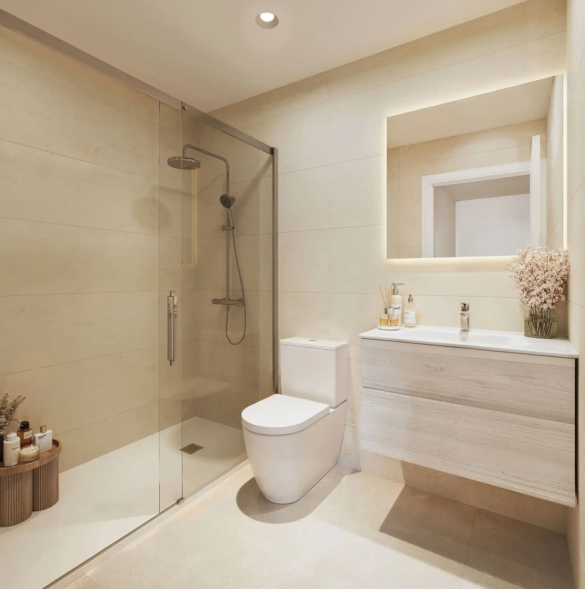 Minimalistisches Badezimmer mit ebenerdiger Dusche in einem Neubau