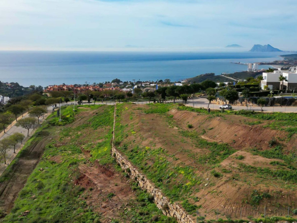 Residential Plot Nr. 5 for sale in Bahía de las Rocas, Sotogrande with panoramic sea views