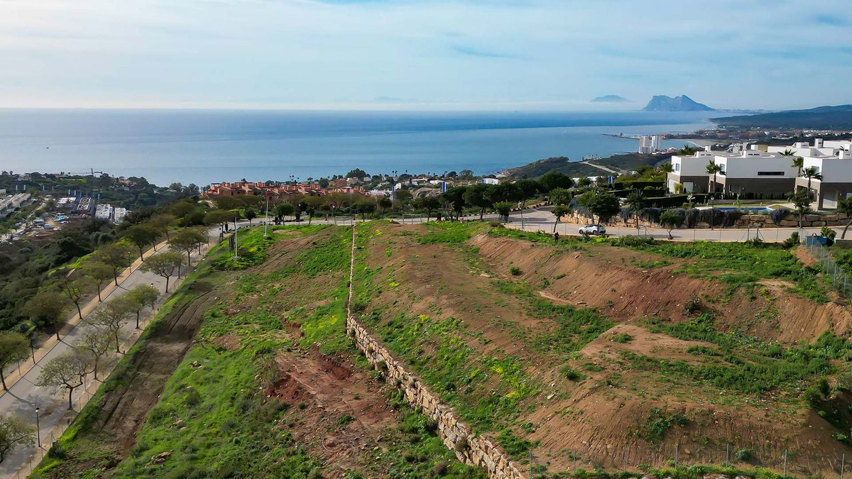 Residential Plot Nr. 5 for sale in Bahía de las Rocas, Sotogrande with panoramic sea views