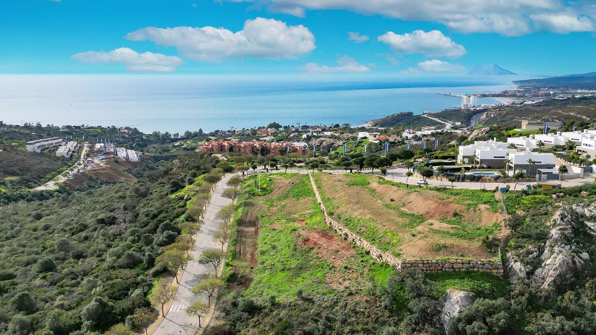 Residential Plot Nr. 7 for sale in Bahía de las Rocas, Sotogrande with panoramic sea views
