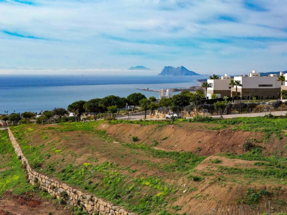 Residential Plot Nr. 9 for sale in Bahía de las Rocas, Sotogrande with panoramic sea views
