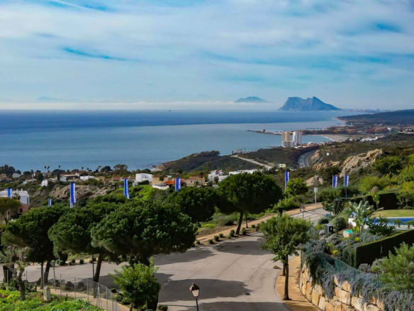 Residential Plot Nr. 10 for sale in Bahía de las Rocas, Sotogrande with panoramic sea views