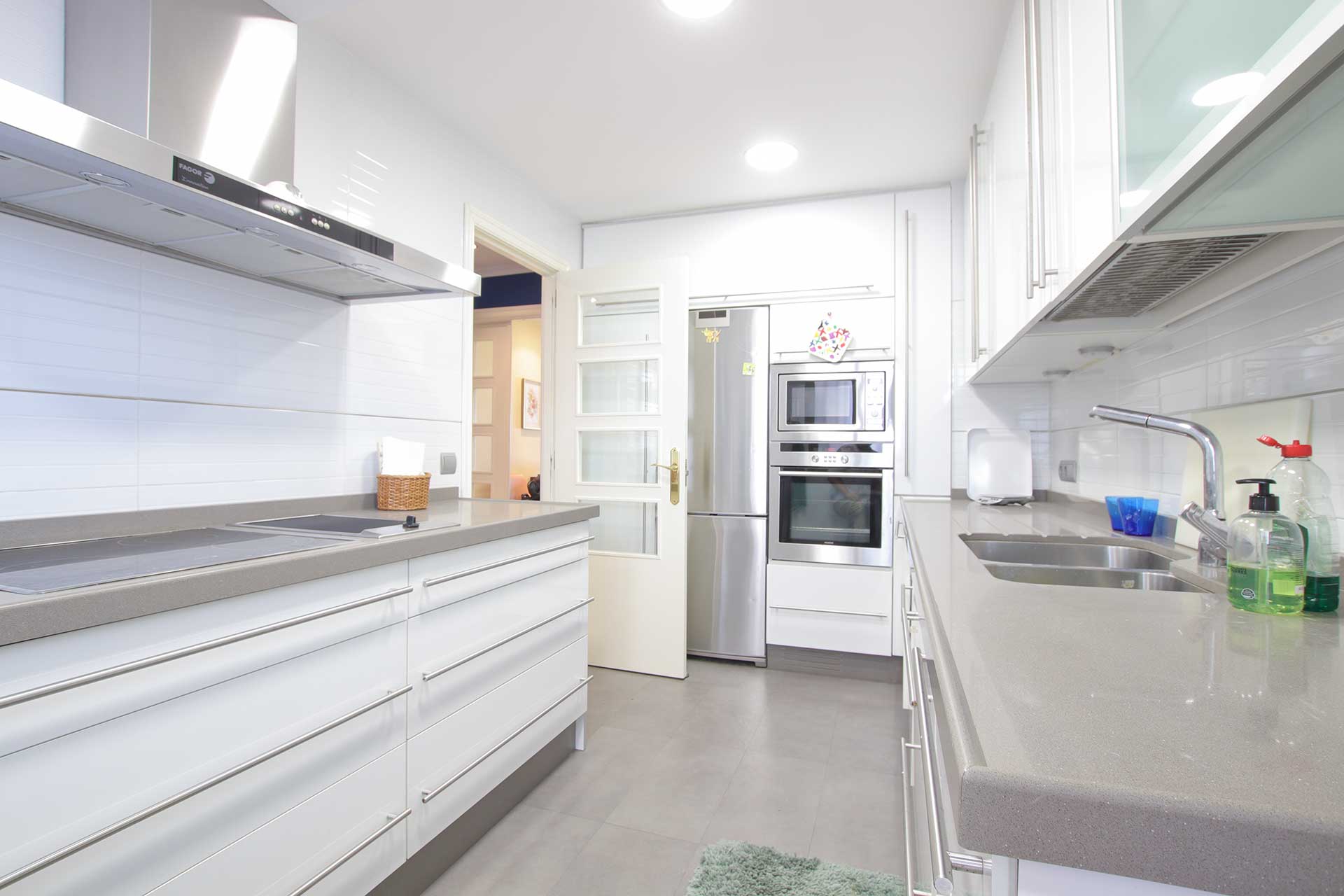 Second bedroom with fitted wardrobes, Cerro Blanco Nueva Andalucia