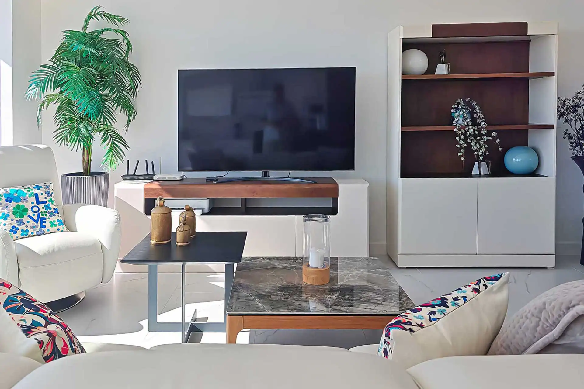 Bright contemporary living room in a renovated duplex penthouse, Casares Costa